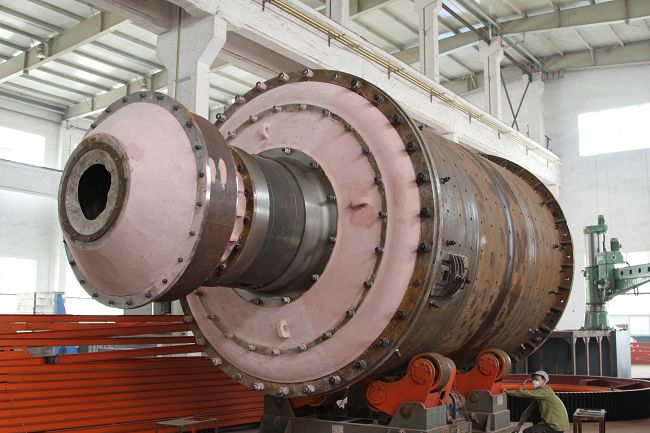 球磨機(jī)裝備現(xiàn)場