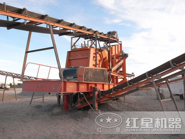 反擊式破碎機生產(chǎn)現(xiàn)場圖