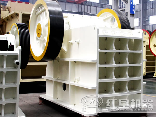 72顎式破碎機(jī)圖片