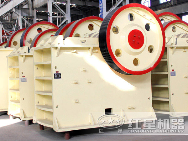 顎式破碎機(jī)生產(chǎn)車間