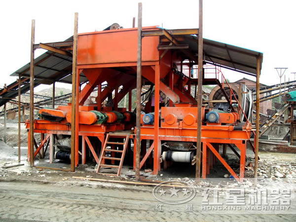 齒輥式破碎機用戶生產(chǎn)現(xiàn)場圖