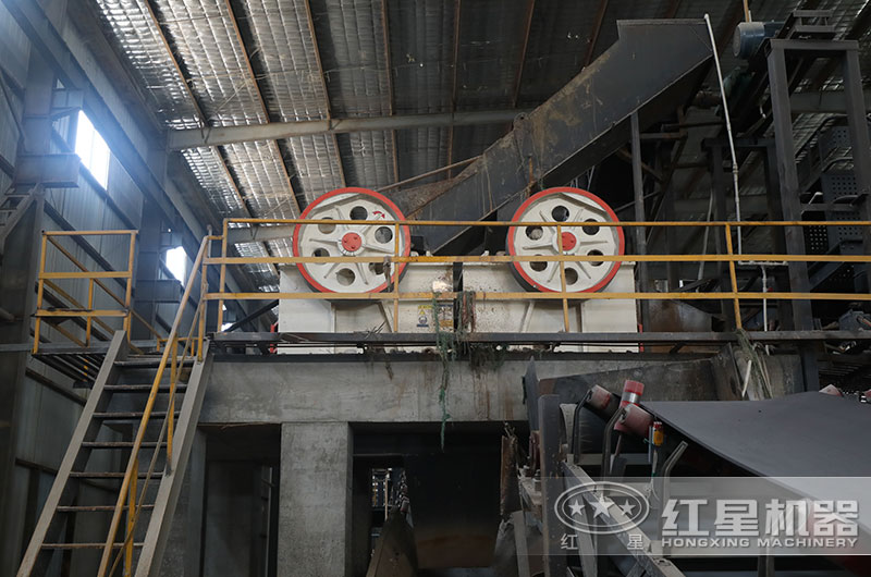 紅星鄂破碎石機(jī)使用客戶現(xiàn)場(chǎng)實(shí)拍
