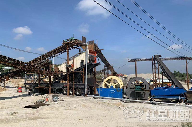 移動破碎機生產現(xiàn)場