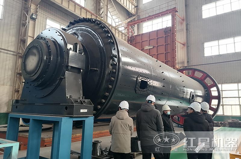 客戶來廠考察球磨機