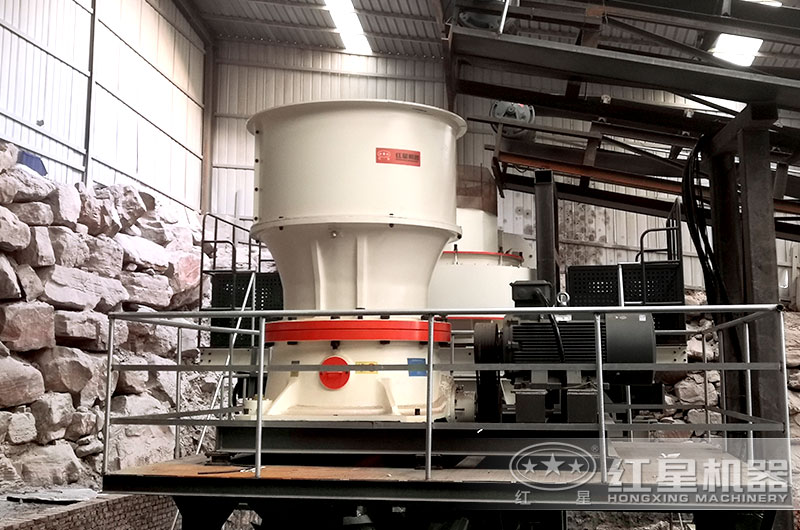 碎石圓錐破碎機的作業(yè)現(xiàn)場 碎石圓錐破碎機的作業(yè)現(xiàn)場