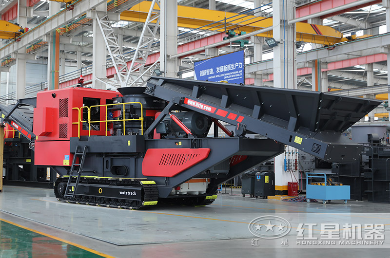 履帶式移動(dòng)破碎篩分站