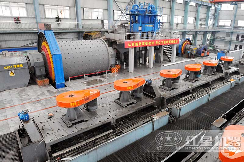 節(jié)能球磨機(jī)作業(yè)現(xiàn)場(chǎng) 節(jié)能球磨機(jī)作業(yè)現(xiàn)場(chǎng)