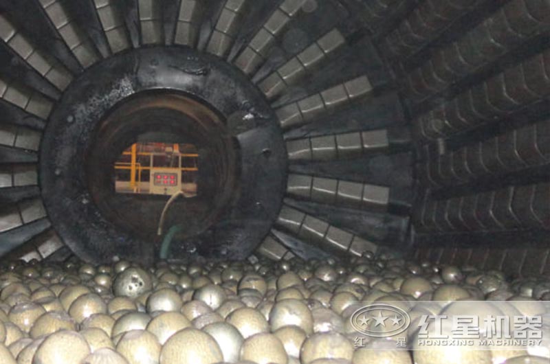 球磨機內(nèi)部