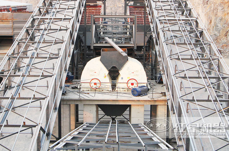 重型錘式破碎機(jī)作業(yè)現(xiàn)場