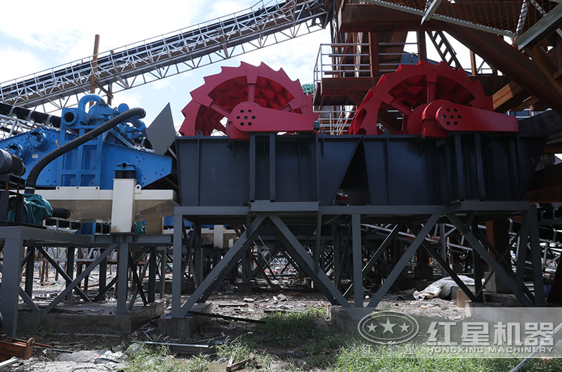 大型機(jī)制砂水洗加工客戶現(xiàn)場 大型機(jī)制砂水洗加工客戶現(xiàn)場