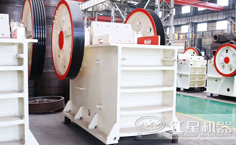 PE-750×1060顎式破碎機