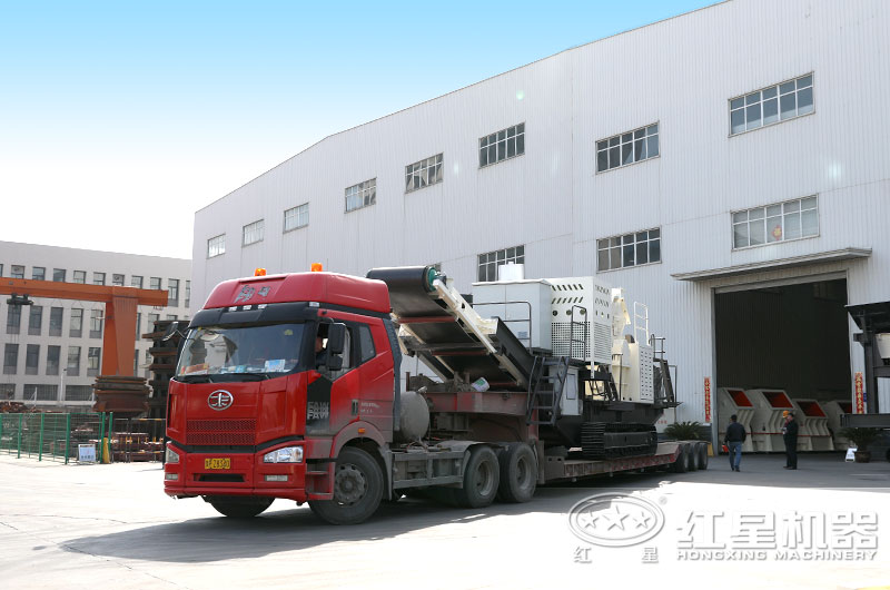 履帶車碎石機(jī)發(fā)貨現(xiàn)場(chǎng)