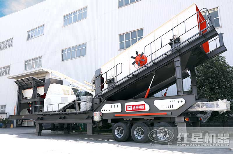 移動重錘式粉碎機(jī)設(shè)備實拍