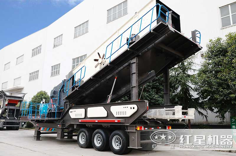 車載式移動振動篩實(shí)拍圖