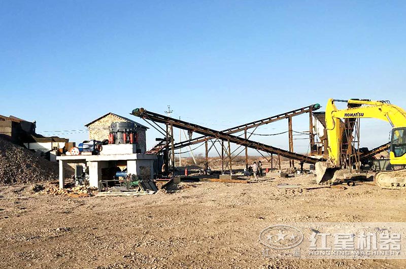 鄂式破碎機、圓錐破碎機、振動篩聯(lián)合作業(yè)