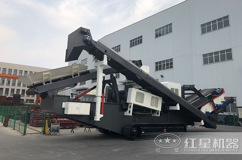 小型履帶式移動(dòng)碎石機(jī)