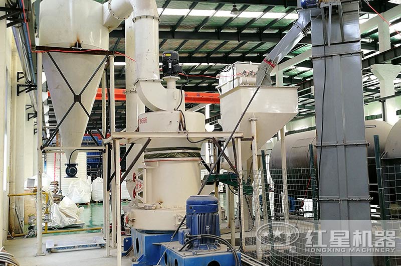 雙飛粉磨粉機(jī)作業(yè)現(xiàn)場(chǎng)圖