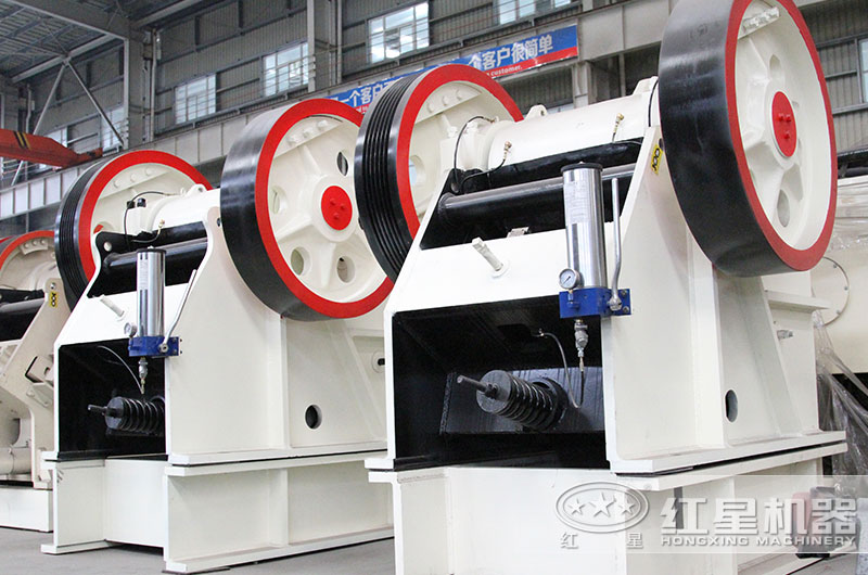 顎式粉碎機(jī)，破碎腔深、無死區(qū)