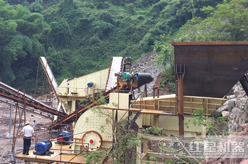 重錘式破碎機(jī)大錘頭、雙動(dòng)力，一機(jī)兩用