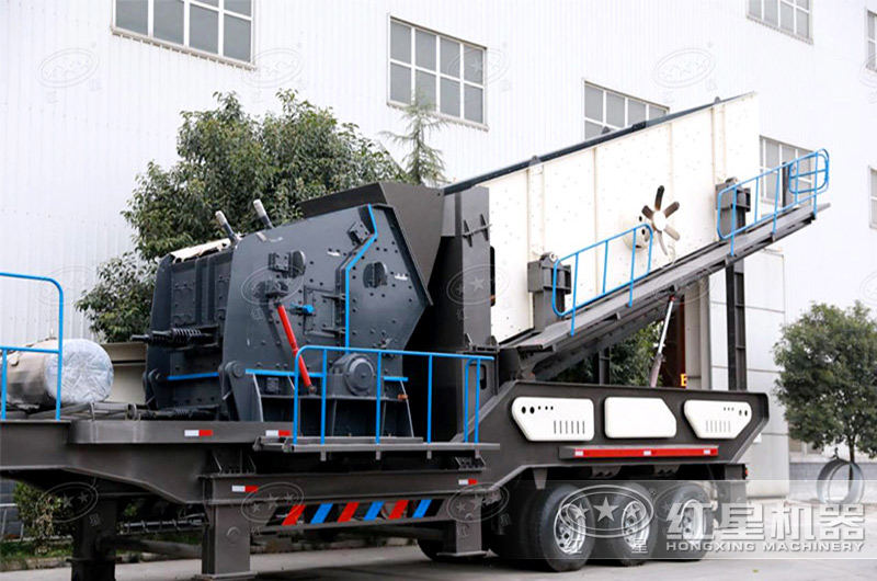 小型流動(dòng)石料破碎機(jī)搭載反擊破、振動(dòng)篩