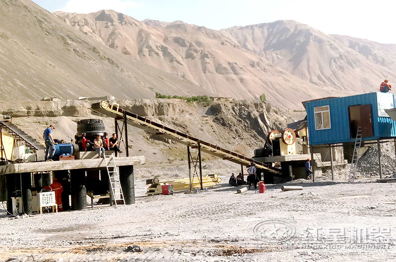 礦山粉碎設(shè)備生產(chǎn)現(xiàn)場(chǎng) 礦山粉碎設(shè)備生產(chǎn)現(xiàn)場(chǎng)