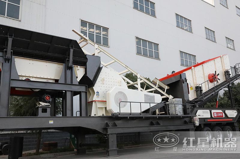 車載一體式移動(dòng)石子粉碎機(jī)廠區(qū)實(shí)拍大圖 車載一體式移動(dòng)石子粉碎機(jī)廠區(qū)實(shí)拍大圖