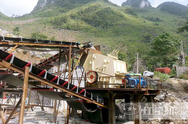 采石場(chǎng)生產(chǎn)現(xiàn)場(chǎng)