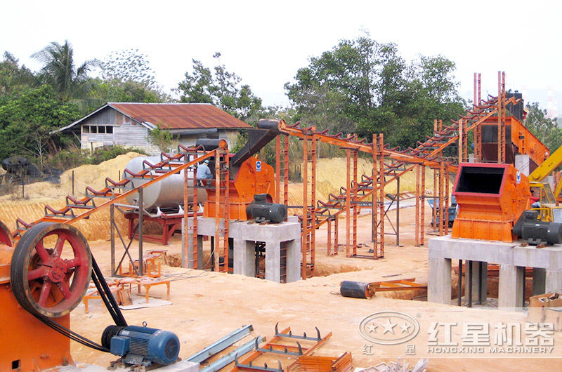 反擊破碎機(jī)生產(chǎn)現(xiàn)場(chǎng)圖 反擊破碎機(jī)生產(chǎn)現(xiàn)場(chǎng)圖