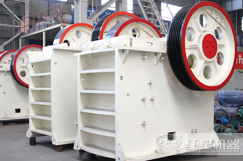 顎式粉碎機(jī)車間實(shí)拍圖片