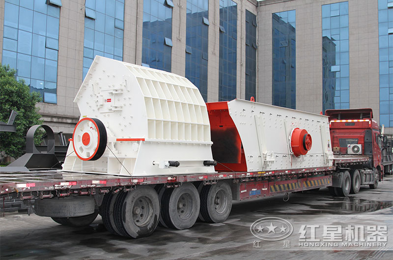 大型重錘式碎石機(jī)發(fā)貨 大型重錘式碎石機(jī)發(fā)貨