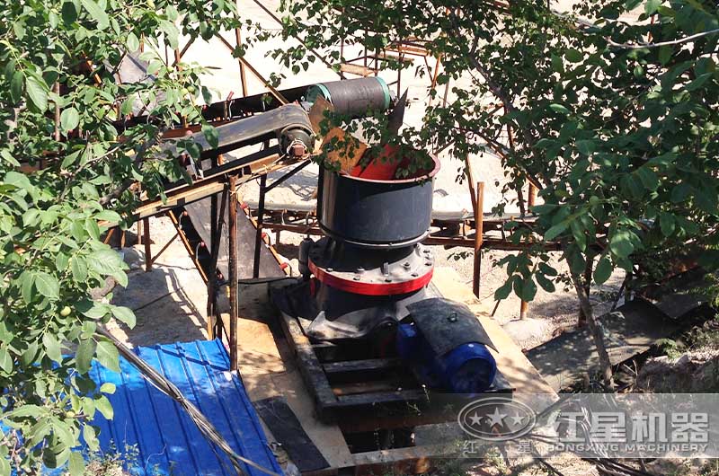 安徽日產(chǎn)六千噸碎石作業(yè)現(xiàn)場(chǎng) 安徽日產(chǎn)六千噸碎石作業(yè)現(xiàn)場(chǎng)